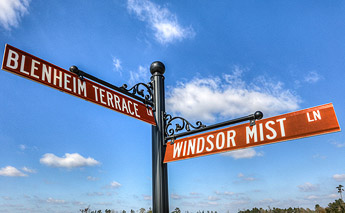 Castle Court Street Signs